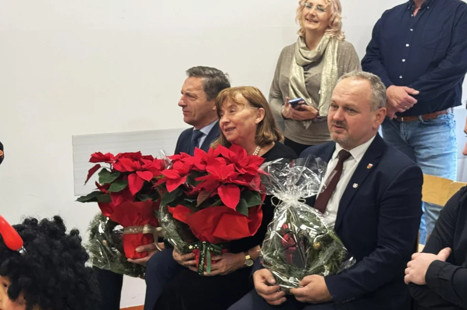 Wigilia w Niepublicznej Szkole Podstawowej Specjalnej „Zielony Zakątek” - zdjęcie 11