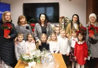 Dzieci z Zespołu Szkół nr 4 z radosną kolędą u Burmistrz Miasta - zdjęcie główne