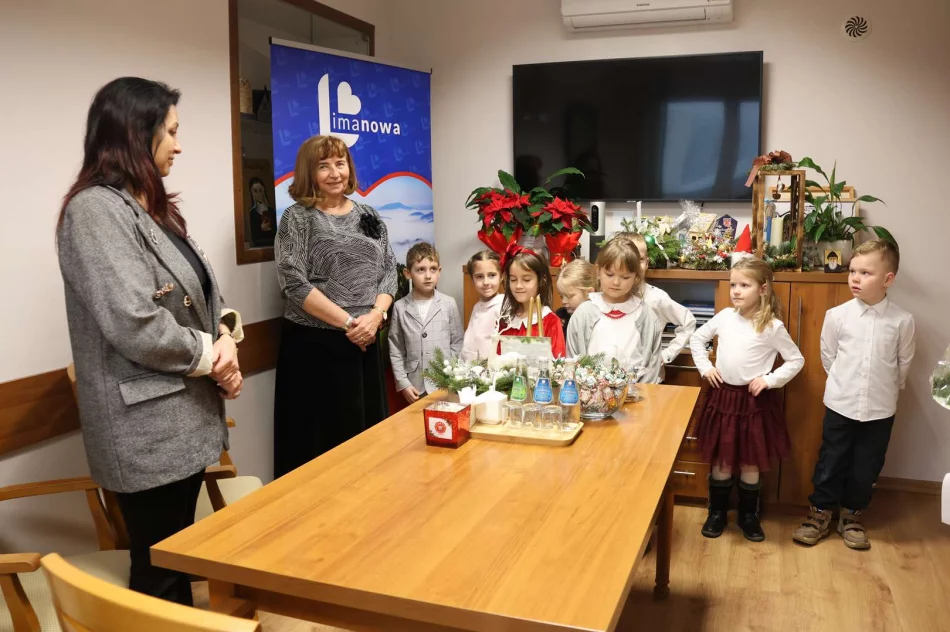 Dzieci z Zespołu Szkół nr 4 z radosną kolędą u Burmistrz Miasta - zdjęcie 4