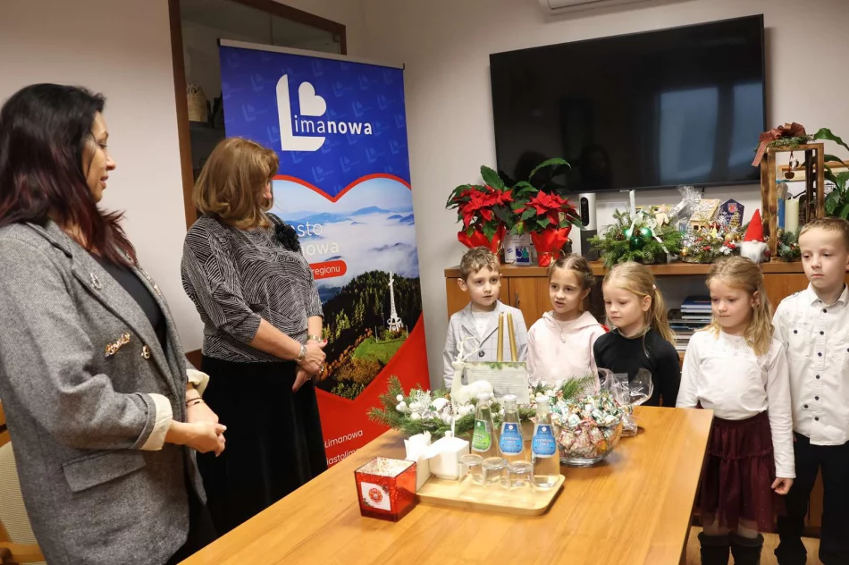 Dzieci z Zespołu Szkół nr 4 z radosną kolędą u Burmistrz Miasta - zdjęcie 8