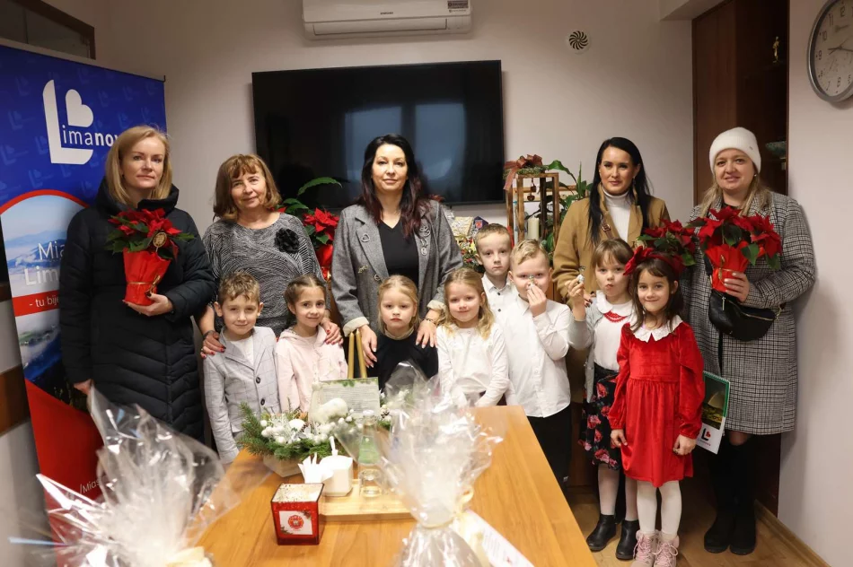 Dzieci z Zespołu Szkół nr 4 z radosną kolędą u Burmistrz Miasta - zdjęcie 15