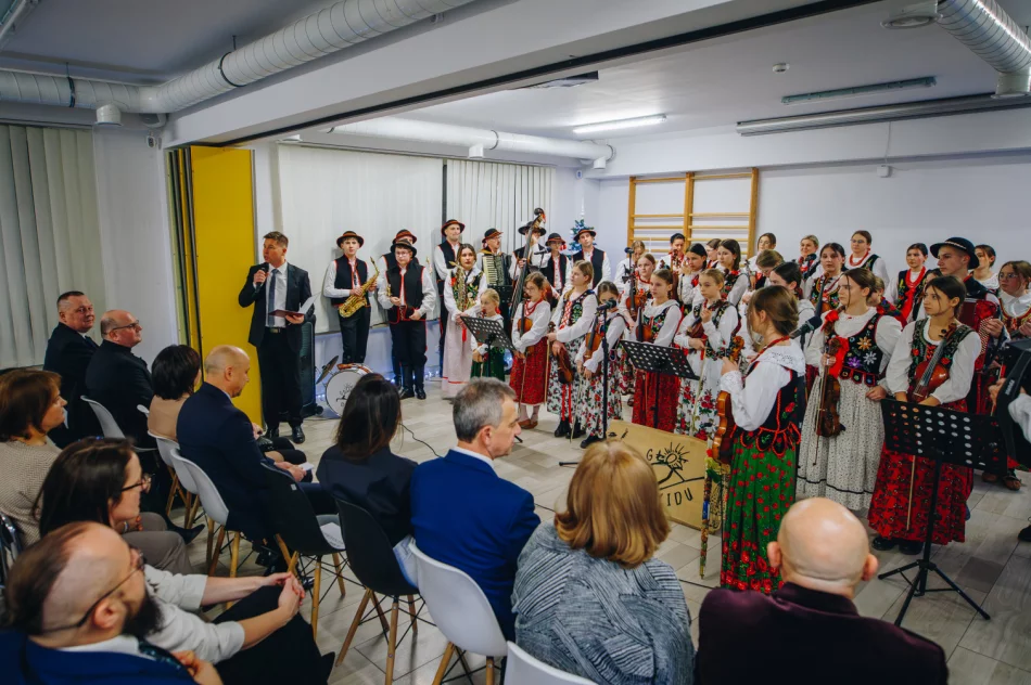 Muzyka, obecność i gesty, które mają znaczenie - Głos Beskidu poruszył serca pacjentów - zdjęcie 6