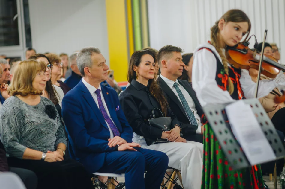 Muzyka, obecność i gesty, które mają znaczenie - Głos Beskidu poruszył serca pacjentów - zdjęcie 7