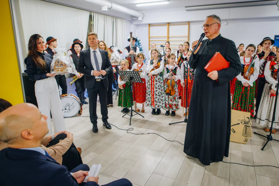 Muzyka, obecność i gesty, które mają znaczenie - Głos Beskidu poruszył serca pacjentów - zdjęcie 14