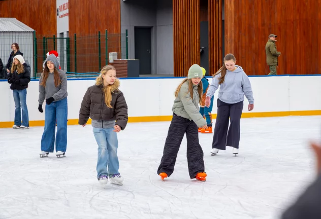 Galeria - Otwarcie lodowiska przy ścieżce zdrowia - 2025 - zdjęcie główne