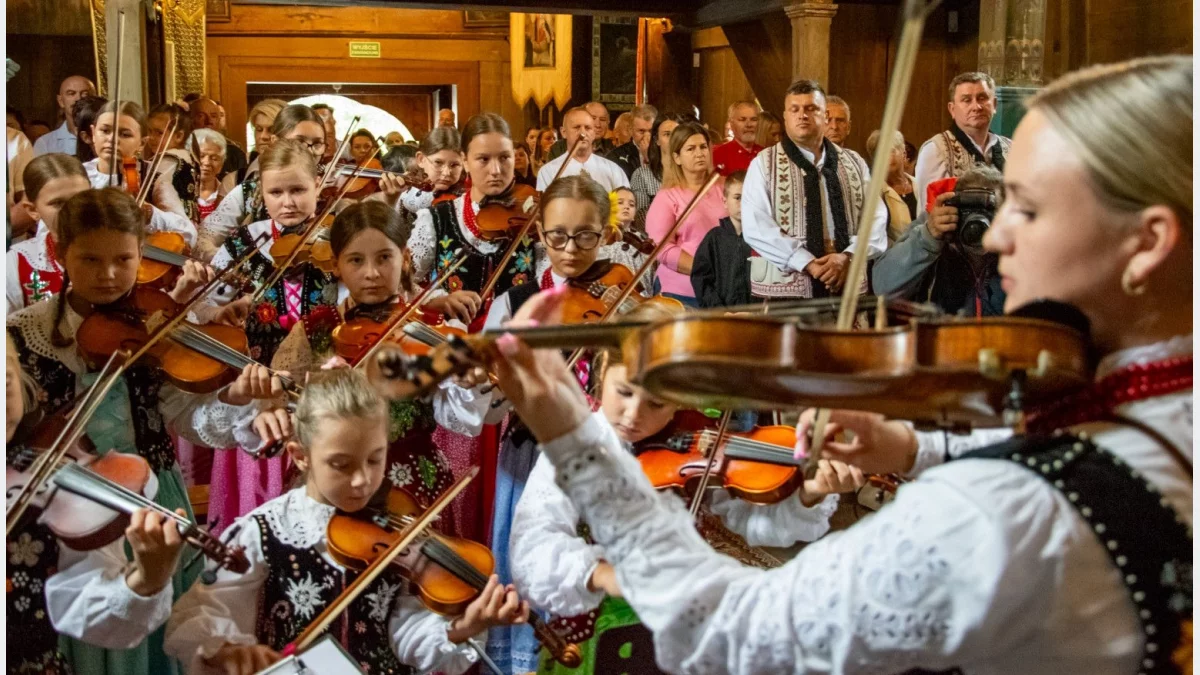 Regionalna oprawa Eucharystii z kolędowaniem przy żłóbku