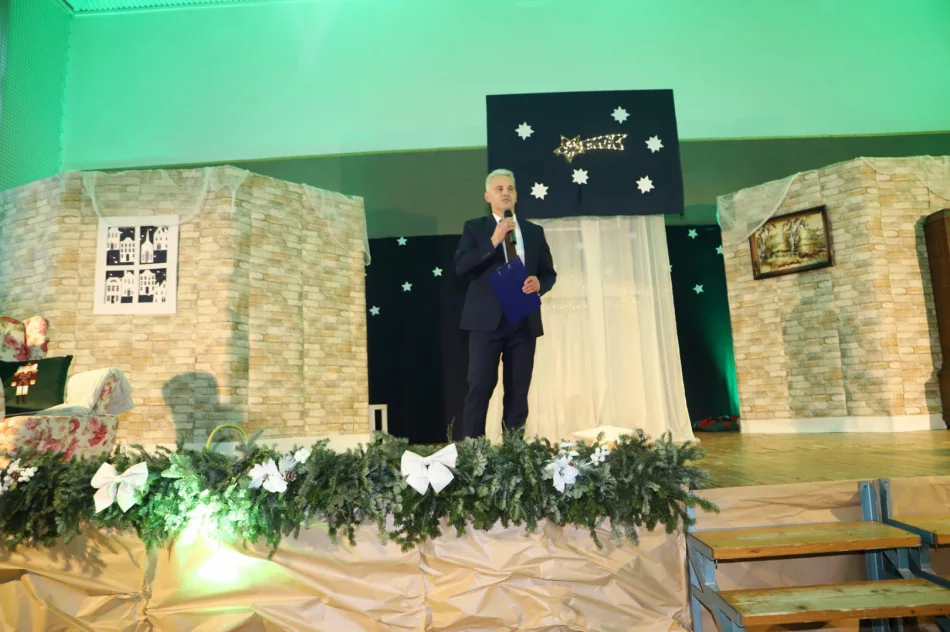 Cud Bożego Narodzenia - Jasełka w Szkole Podstawowej w Pisarzowej - zdjęcie 8