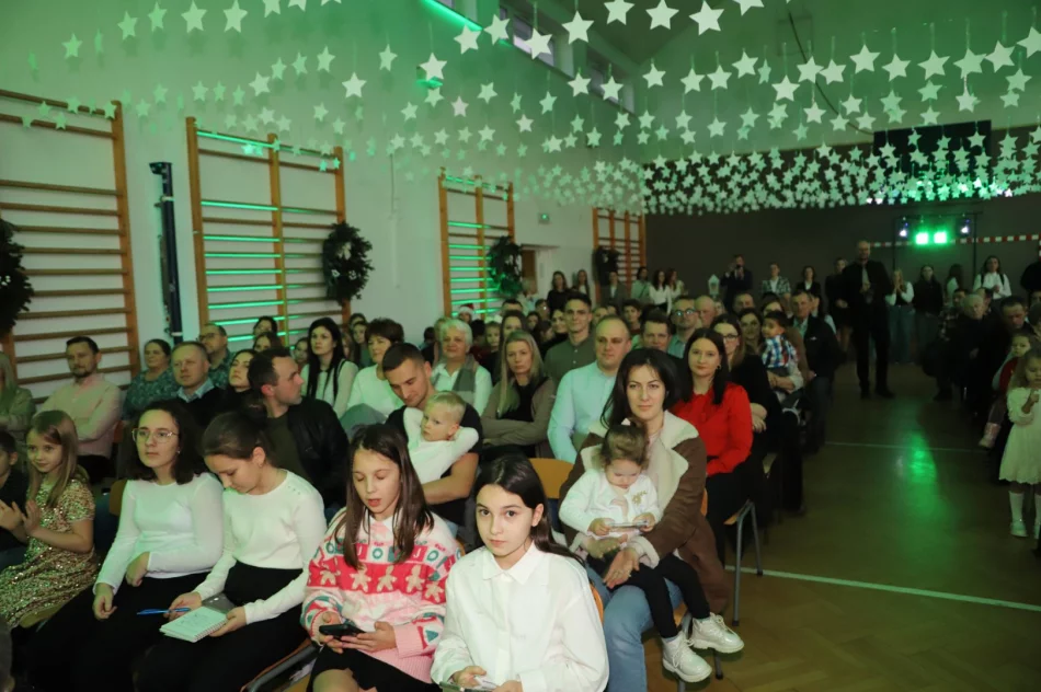 Cud Bożego Narodzenia - Jasełka w Szkole Podstawowej w Pisarzowej - zdjęcie 9