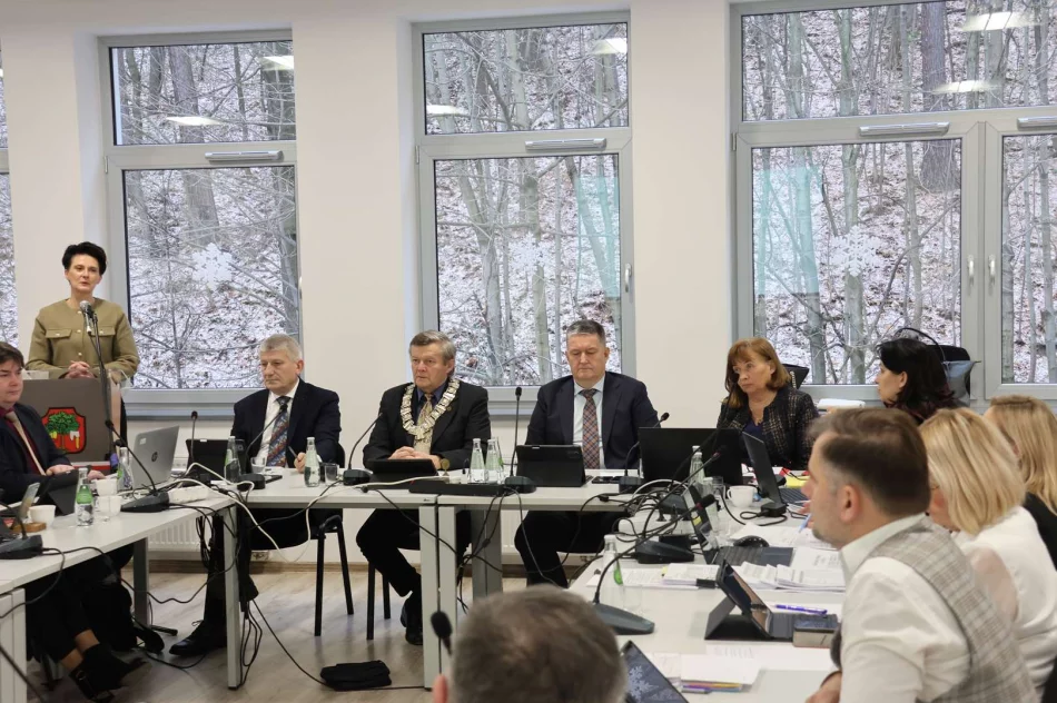 Budżet na rok 2026 oraz nowe symbole miejskie – relacja z XXIV Sesji Rady Miasta Limanowa! - zdjęcie 5