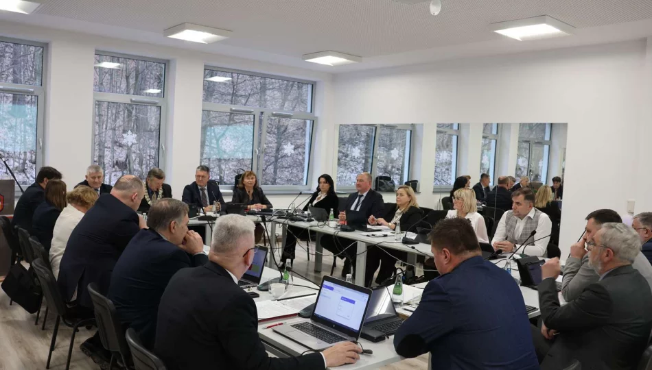 Budżet na rok 2026 oraz nowe symbole miejskie – relacja z XXIV Sesji Rady Miasta Limanowa! - zdjęcie 1