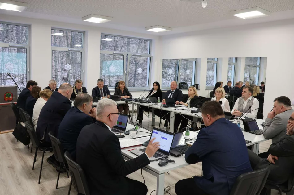 Budżet na rok 2026 oraz nowe symbole miejskie – relacja z XXIV Sesji Rady Miasta Limanowa! - zdjęcie 18