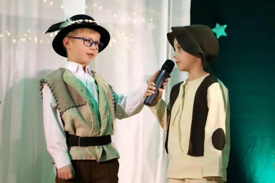 Szkolne jasełka z udziałem władz i mieszkańców (ZDJĘCIA) - zdjęcie 14