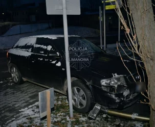 Złodzieje ukradli Audi i rozbili je po kilkuset metrach. Szuka ich policja - zdjęcie główne