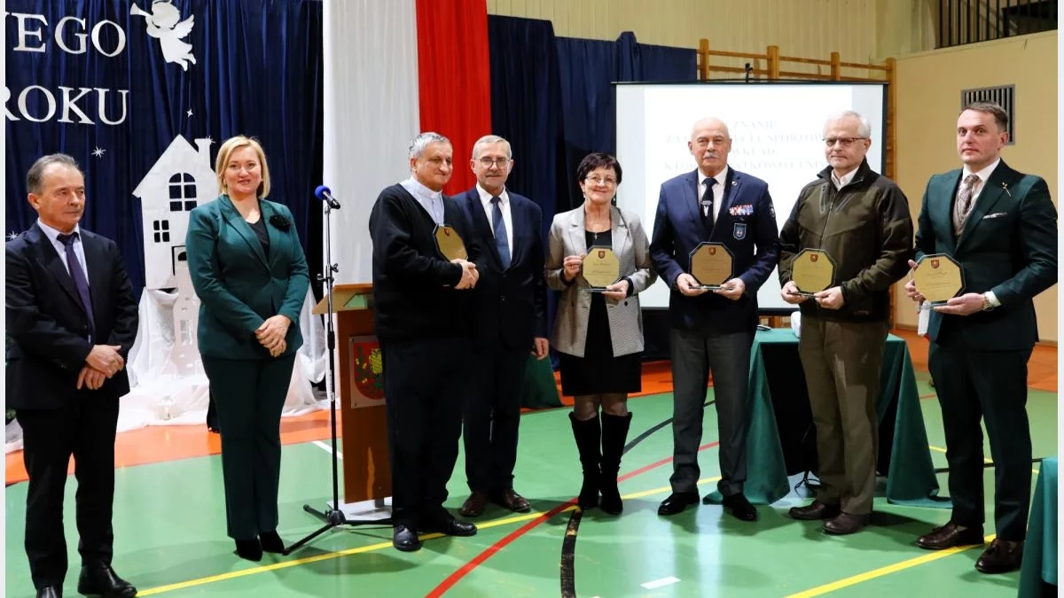 Odznaczenia podczas sesji/fot.: UG Słopnice