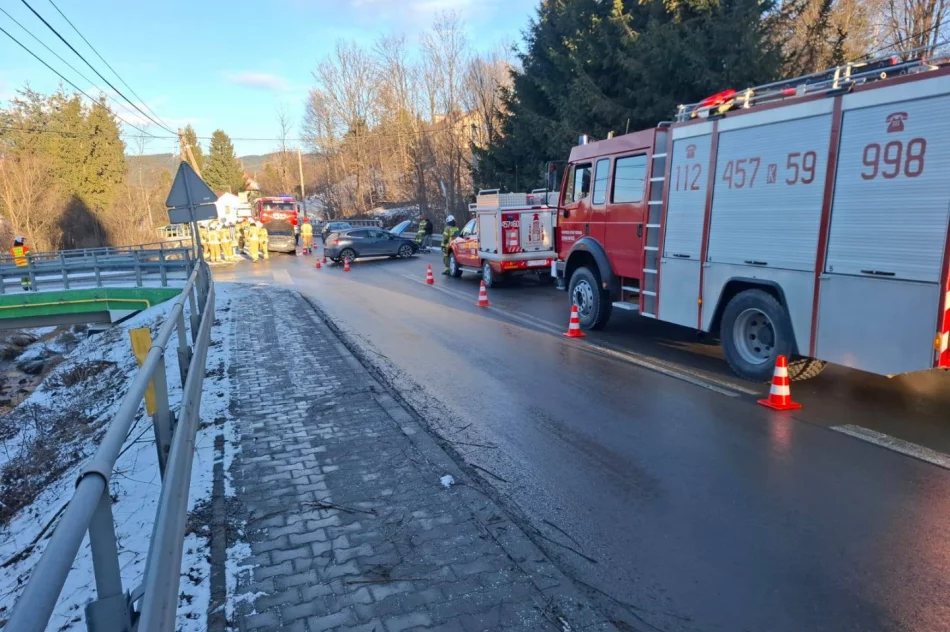 Kolizja na skrzyżowaniu, mandat dla sprawcy - zdjęcie 2
