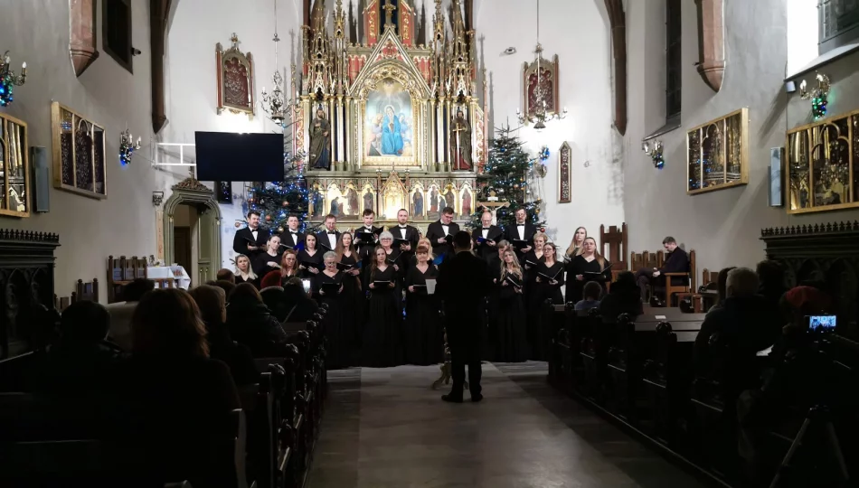 LimaNovum z koncertem kolęd w Sanktuarium Matki Bożej Pocieszenia w Nowym Sączu - zdjęcie 1