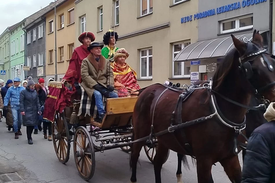 Limanowa uczciła Święto Trzech Króli uroczystym orszakiem - zdjęcie 16