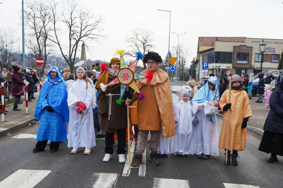Limanowa uczciła Święto Trzech Króli uroczystym orszakiem - zdjęcie 18