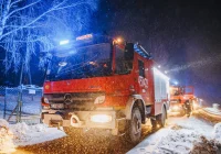 ​Pożar drukarni - z ogniem walczy 10 zastępów  - zdjęcie główne