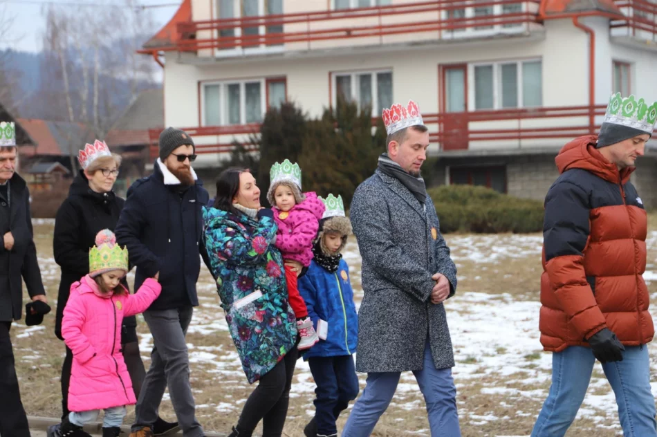 Proboszcz, starosta i wójt w kolorowym orszaku (ZDJĘCIA) - zdjęcie 2