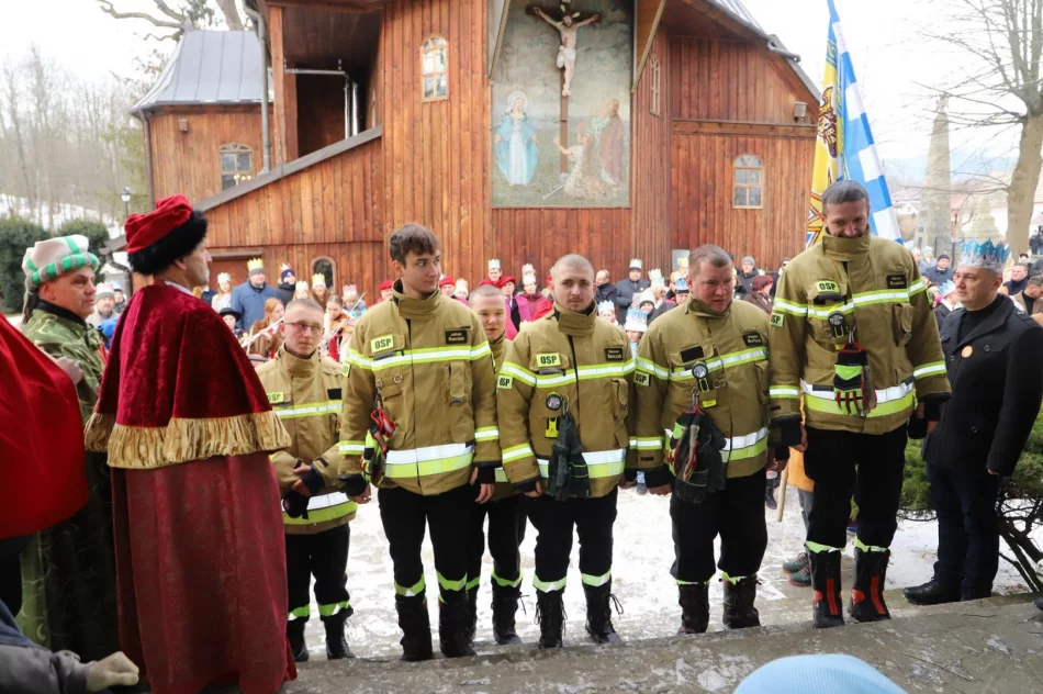 Proboszcz, starosta i wójt w kolorowym orszaku (ZDJĘCIA) - zdjęcie 8