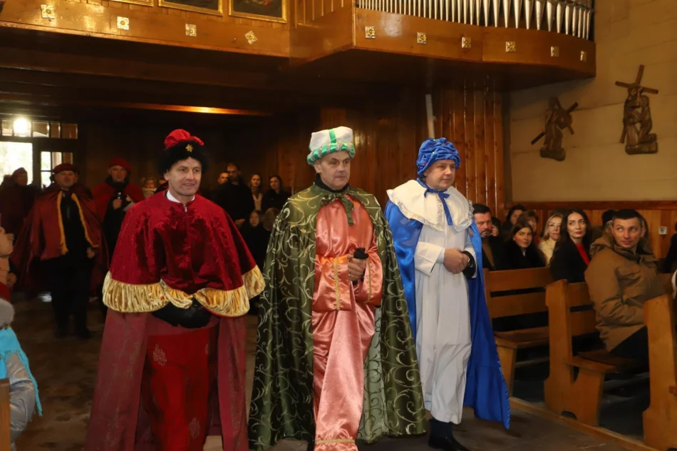 Proboszcz, starosta i wójt w kolorowym orszaku (ZDJĘCIA) - zdjęcie 12