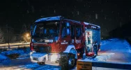 Auto zawisło na skarpie - zdjęcie 5