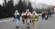 Orszak Trzech Króli przeszedł ulicami miejscowości - zdjęcie 2