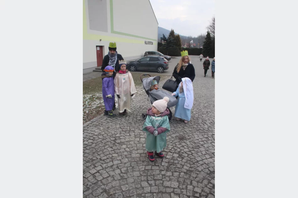 Orszak Trzech Króli przeszedł ulicami miejscowości - zdjęcie 6