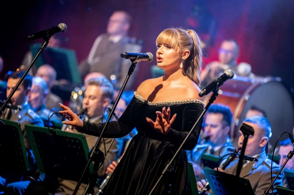 Noworoczny koncert - Orkiestra Straży Granicznej na scenie - zdjęcie 9