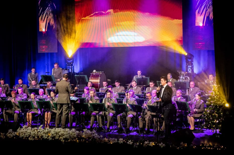 Noworoczny koncert - Orkiestra Straży Granicznej na scenie - zdjęcie 12