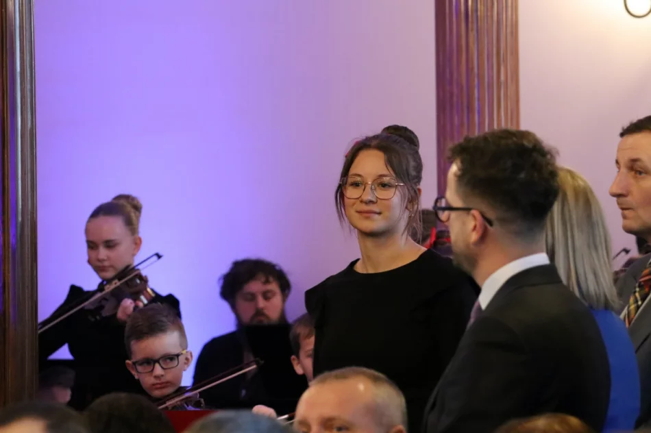 „Trzeba rozpoznawać dobro”. Kard. Grzegorz Ryś i wicepremier u samorządowców - zdjęcie 6