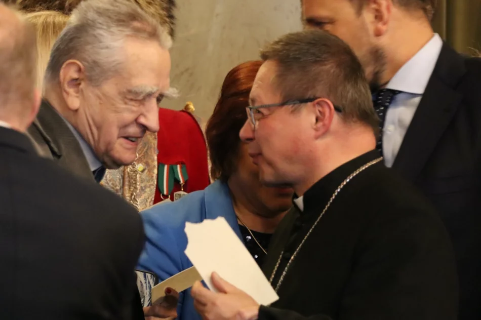 „Trzeba rozpoznawać dobro”. Kard. Grzegorz Ryś i wicepremier u samorządowców - zdjęcie 20
