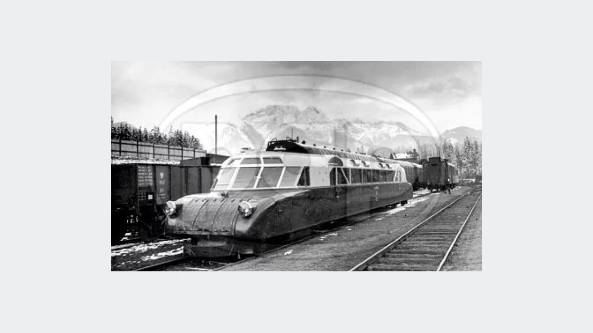 Na prezentowanej fotografii, wykonanej w 1936 r. na stacji w Zakopanem, widać „Luxtorpedę” polskiej produkcji. 