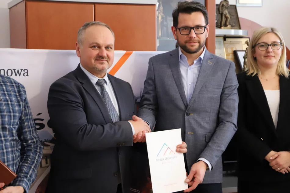 Budowa punktu selektywnej zbiórki odpadów w miejscowości Młynne, gmina Limanowa - zdjęcie 7