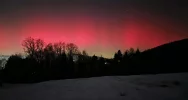 Nocny spektakl nad Limanowszczyzną. Na niebie pojawiła się zorza polarna - zdjęcie 2