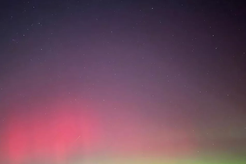 Nocny spektakl nad Limanowszczyzną. Na niebie pojawiła się zorza polarna - zdjęcie 3