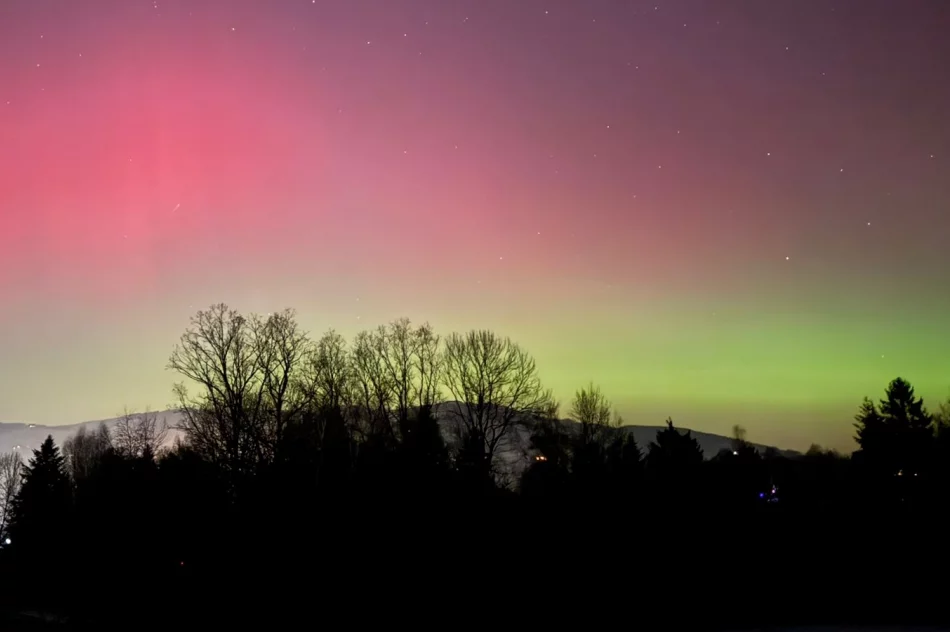 Nocny spektakl nad Limanowszczyzną. Na niebie pojawiła się zorza polarna - zdjęcie 5