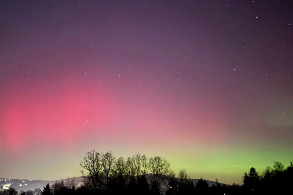 Nocny spektakl nad Limanowszczyzną. Na niebie pojawiła się zorza polarna - zdjęcie 7