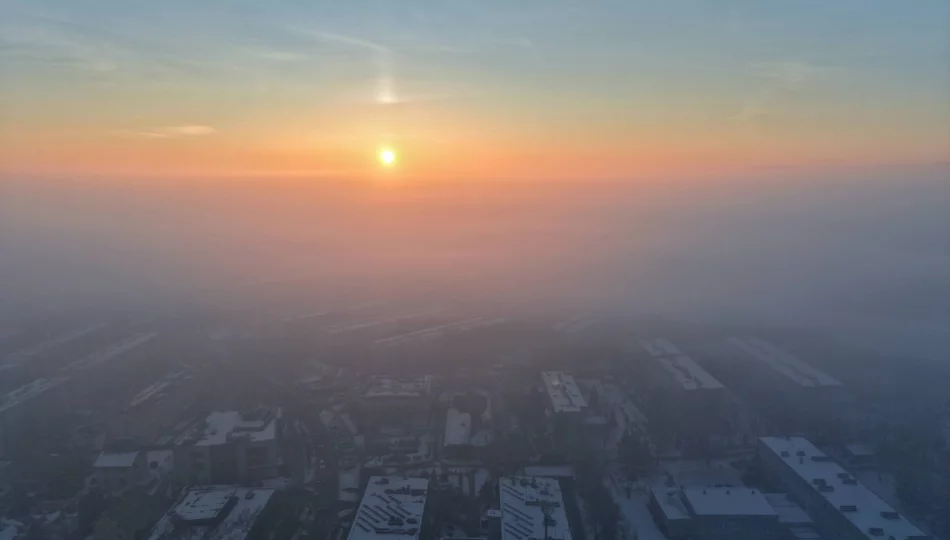 RCB ostrzega przed smogiem; z powodu zanieczyszczenia darmowa komunikacja miejska w Krakowie - zdjęcie 1
