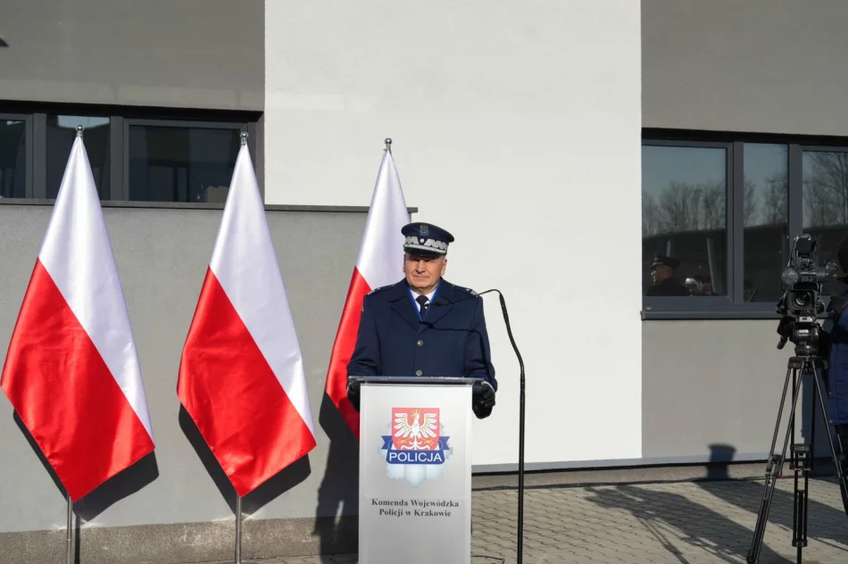 Szeregi małopolskiej policji zasiliło 90 funkcjonariuszy. Jeden trafi do nas - zdjęcie 2
