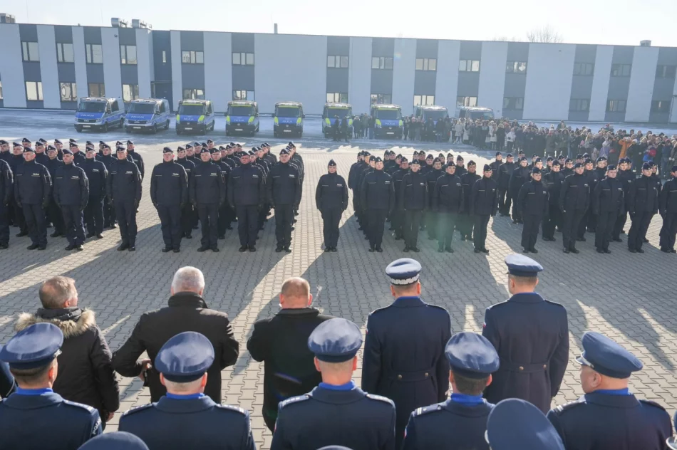 Szeregi małopolskiej policji zasiliło 90 funkcjonariuszy. Jeden trafi do nas - zdjęcie 5