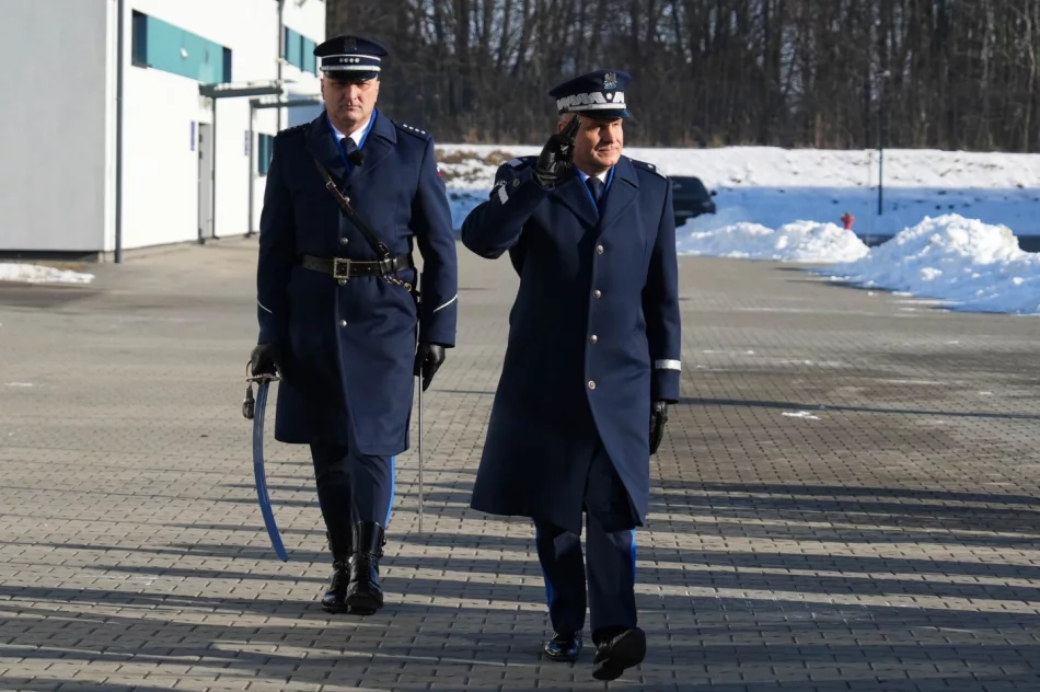 Szeregi małopolskiej policji zasiliło 90 funkcjonariuszy. Jeden trafi do nas - zdjęcie 16