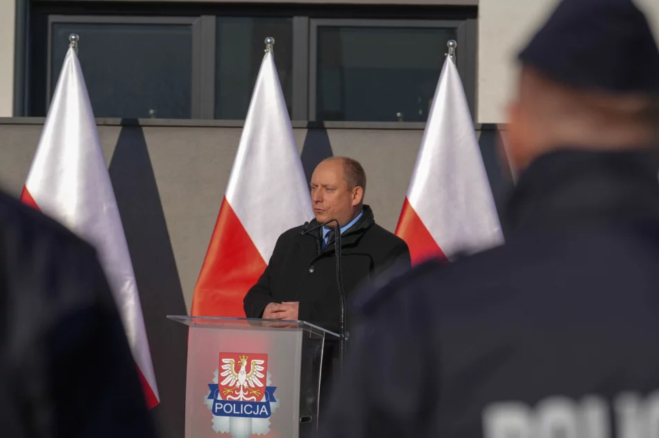 Szeregi małopolskiej policji zasiliło 90 funkcjonariuszy. Jeden trafi do nas - zdjęcie 17