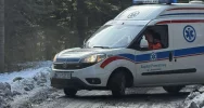 Szczawa: Karetka utknęła na lodzie. Pacjentkę po operacji trzeba było przenosić do auta terenowego - zdjęcie 2