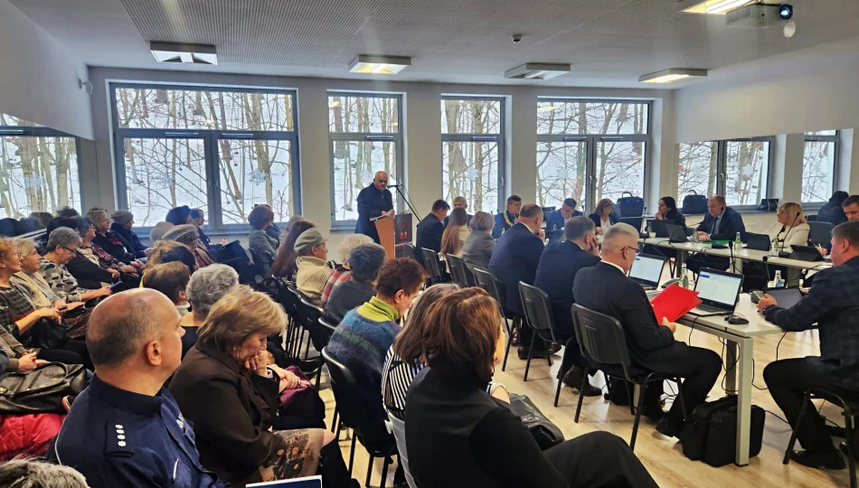 Pytania mieszkańców, burmistrz "jak na przesłuchaniu". Decyzja ws. sztandaru - zdjęcie 1