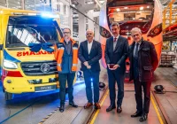 150 lat odpowiedzialności. NEWAG przekazuje nową karetkę - zdjęcie główne