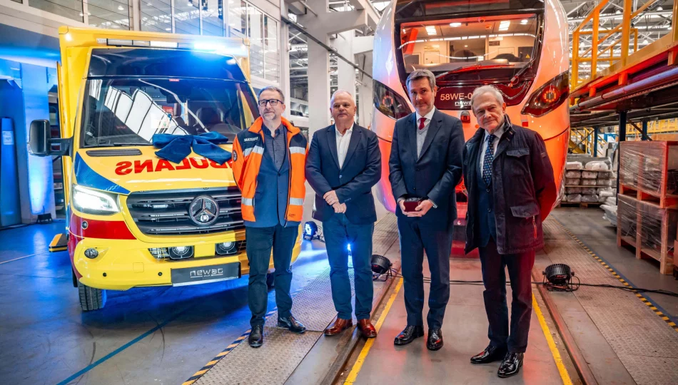 150 lat odpowiedzialności. NEWAG przekazuje nową karetkę - zdjęcie 1