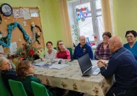 Policjant ostrzegał seniorów. Oszuści wciąż szukają ofiar - zdjęcie główne