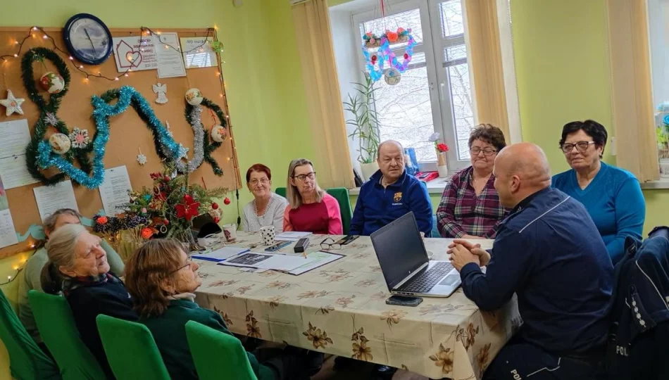 Policjant ostrzegał seniorów. Oszuści wciąż szukają ofiar - zdjęcie 1